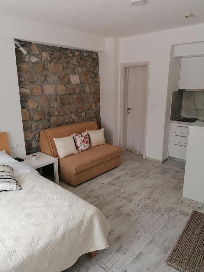 Vila Mira Trebinje Exterior foto