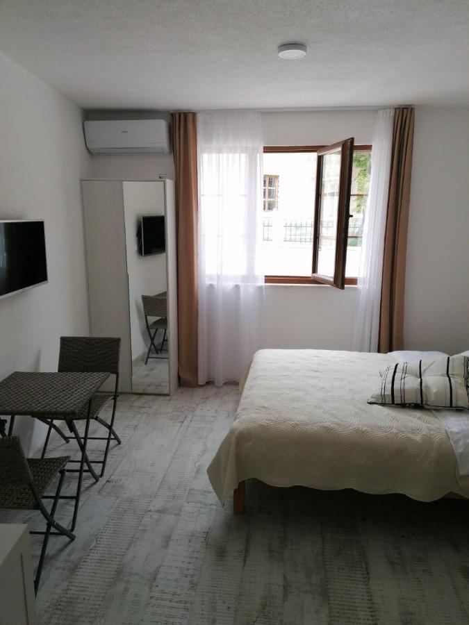 Vila Mira Trebinje Exterior foto